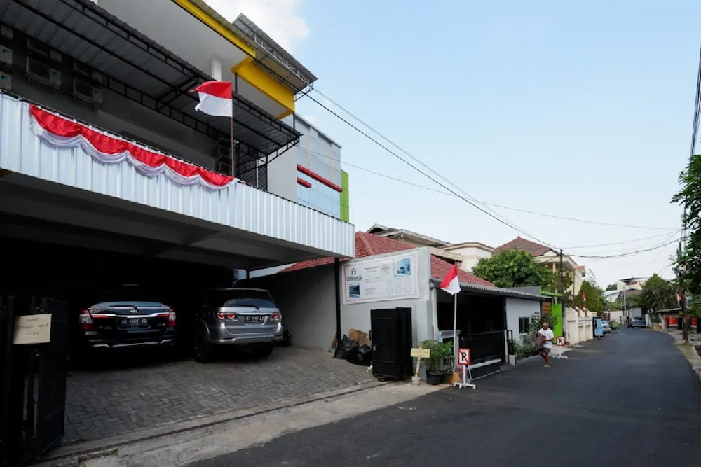 Omah Seroja Guesthouse
