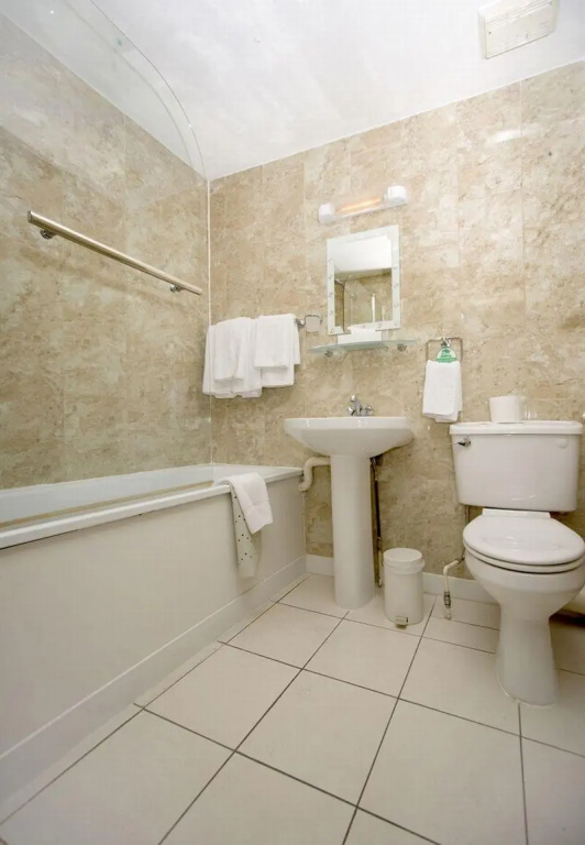 Holiday Villa Hotel And Suites - Chambres