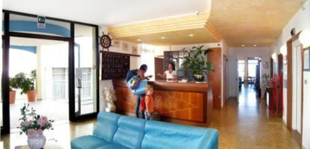 Hotel Condor — 2