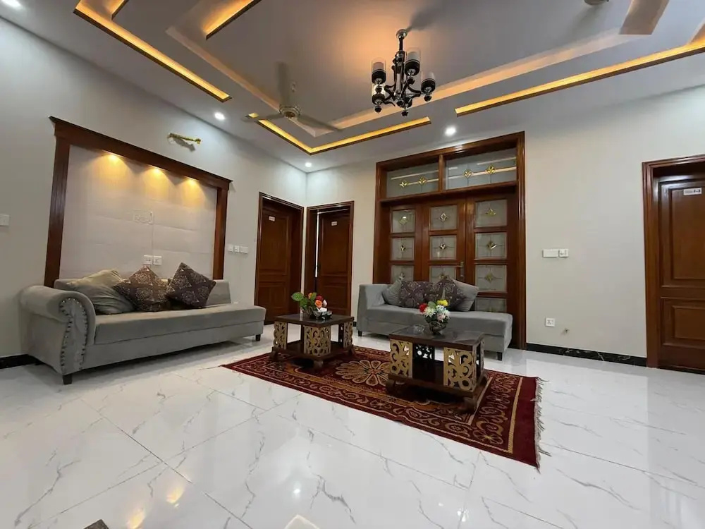 Lux Lodges Guest House