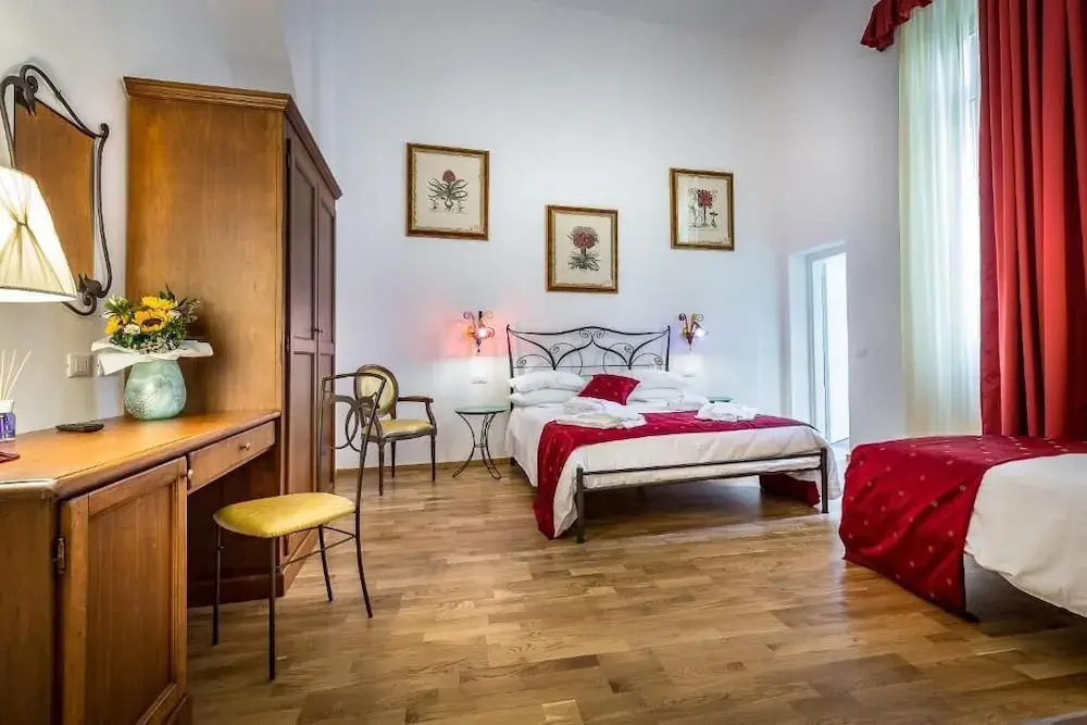 Superior Triple room with courtyard view