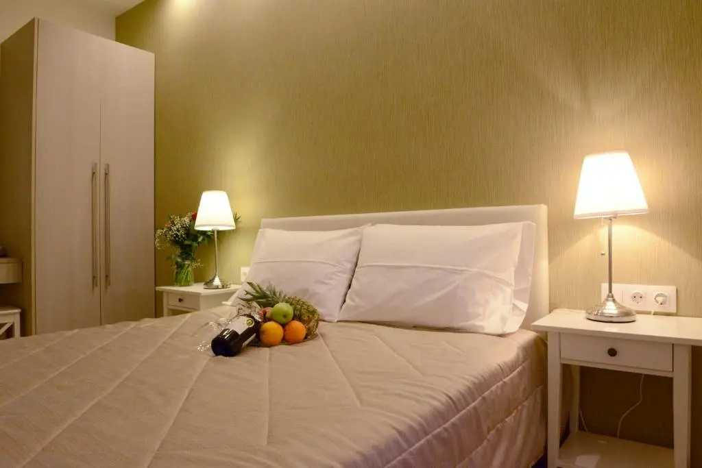 Double room (full double bed)