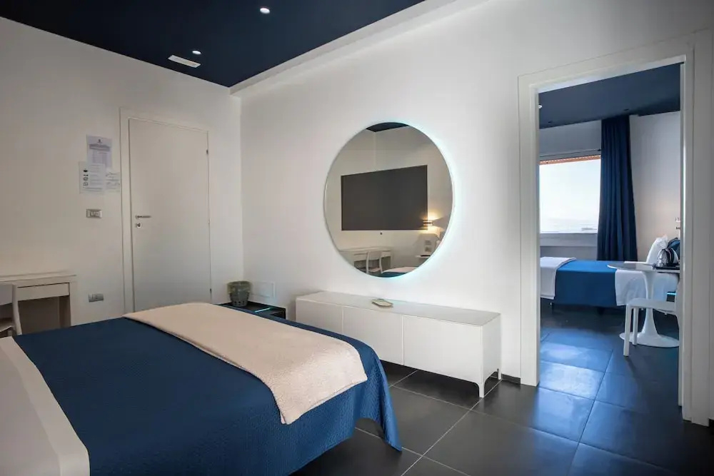 2 Bedrooms Standard Family room with balcony and with sea view