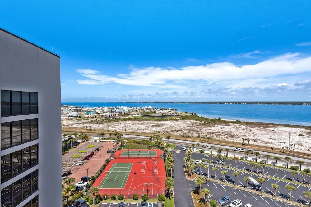 Navarre Towers 1202 - The Penthouse Pearl