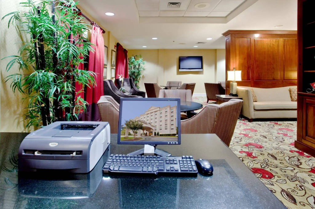 Holiday Inn Hotel & Suites Raleigh / Cary by IHG - Général