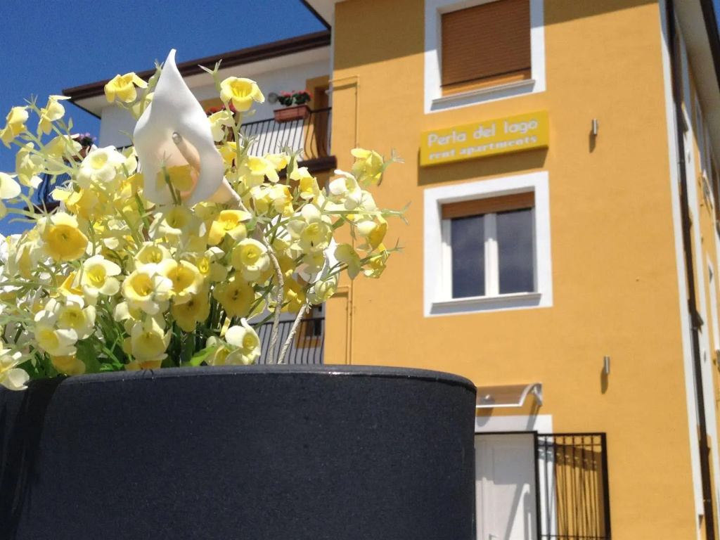 Perla Del Lago Rent Apartments