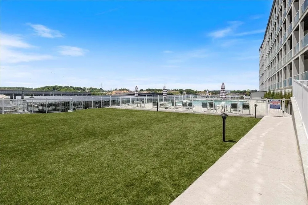 Family-fun Lakeside Luxury at Topsider in Osage w/ 2 Pools, Prime Views Pack N' Play & Games