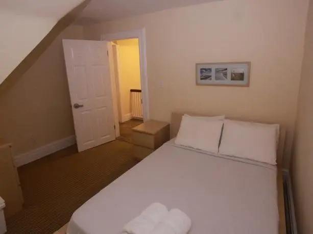 Economy room