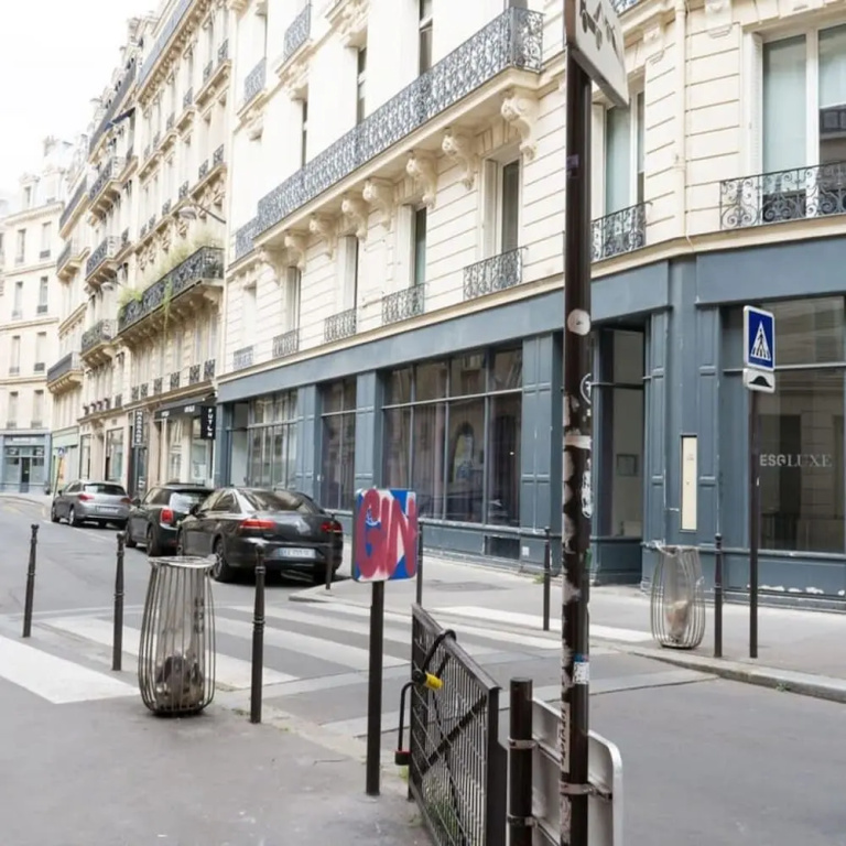 Opera Grey I Trendy 2 Bed Apt in Paris