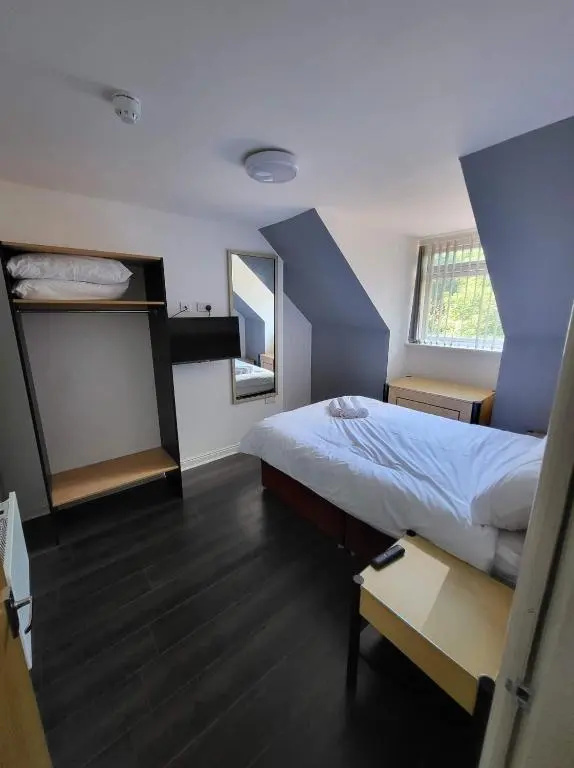 Avenue Apartments