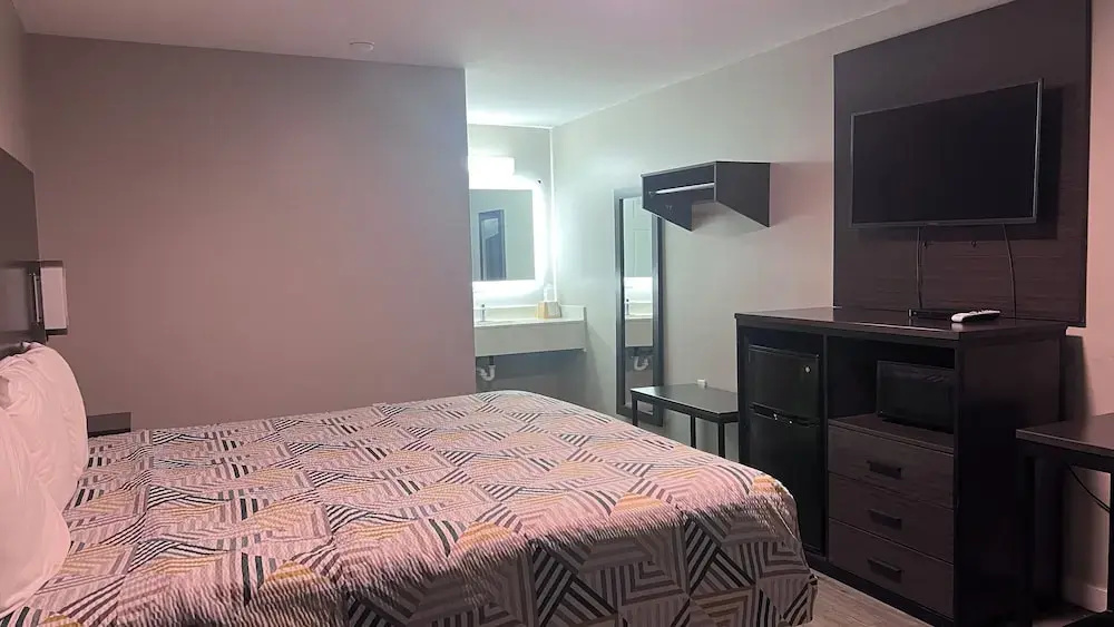 Economy room