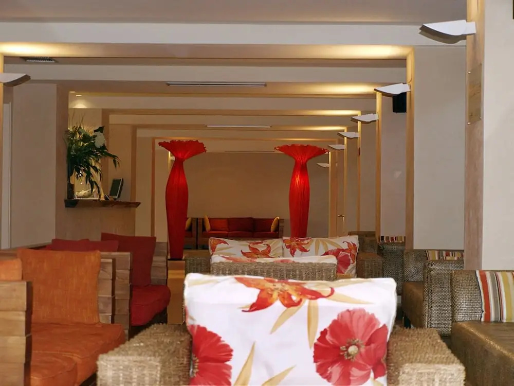 Lobby & Reception