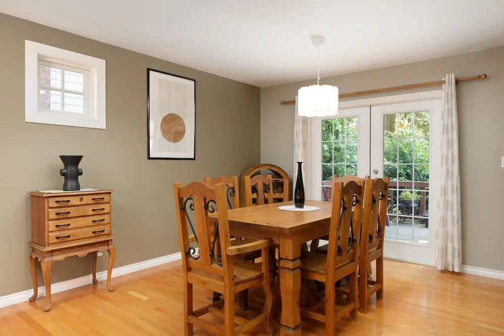 981 Bayview Dr — 5