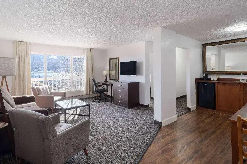 Quadruple Suite