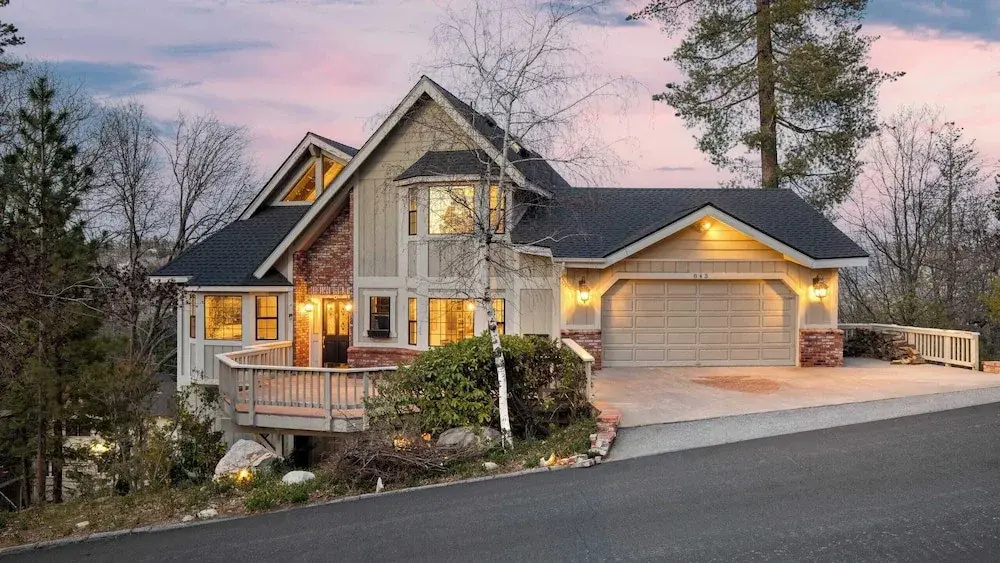 Pollock by Avantstay Stunning Views w/ Movie Room, Game Room & Large Balcony