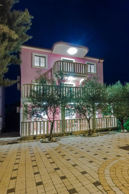 Villa Magica