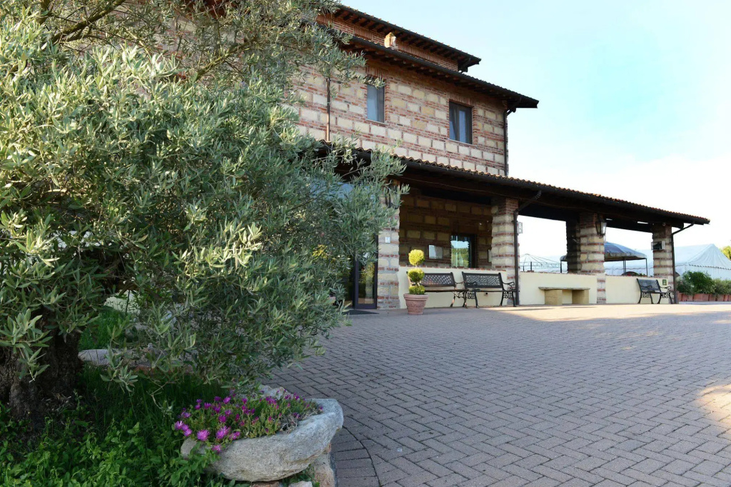 Hotel photo 12