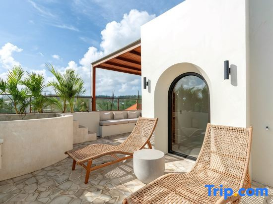 Aura Villa – 2BR Coastal Retreat in Uluwatu - A Luxury Private Villa By Balinest Villas
