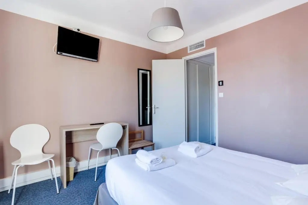 Economy room