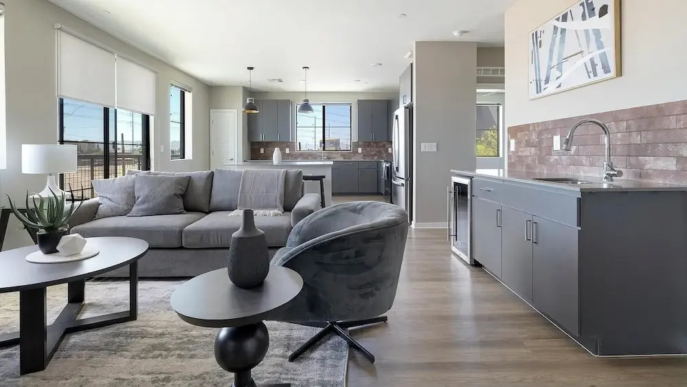 2 Bedrooms Apartment