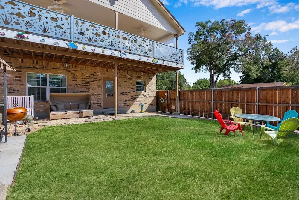 Spacious Retreat & Game Room Sleeps 12