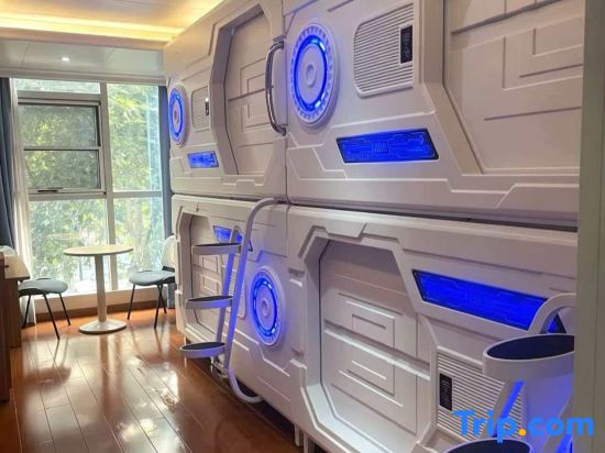 Bed in Dorm (male dorm)