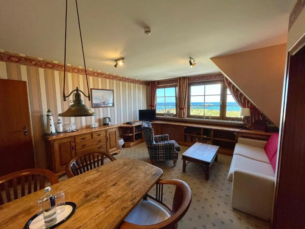 Deluxe Double room with sea view (full double bed)