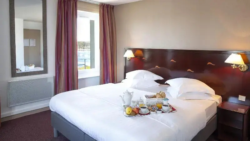 Superior Double room with sea view (full double bed)