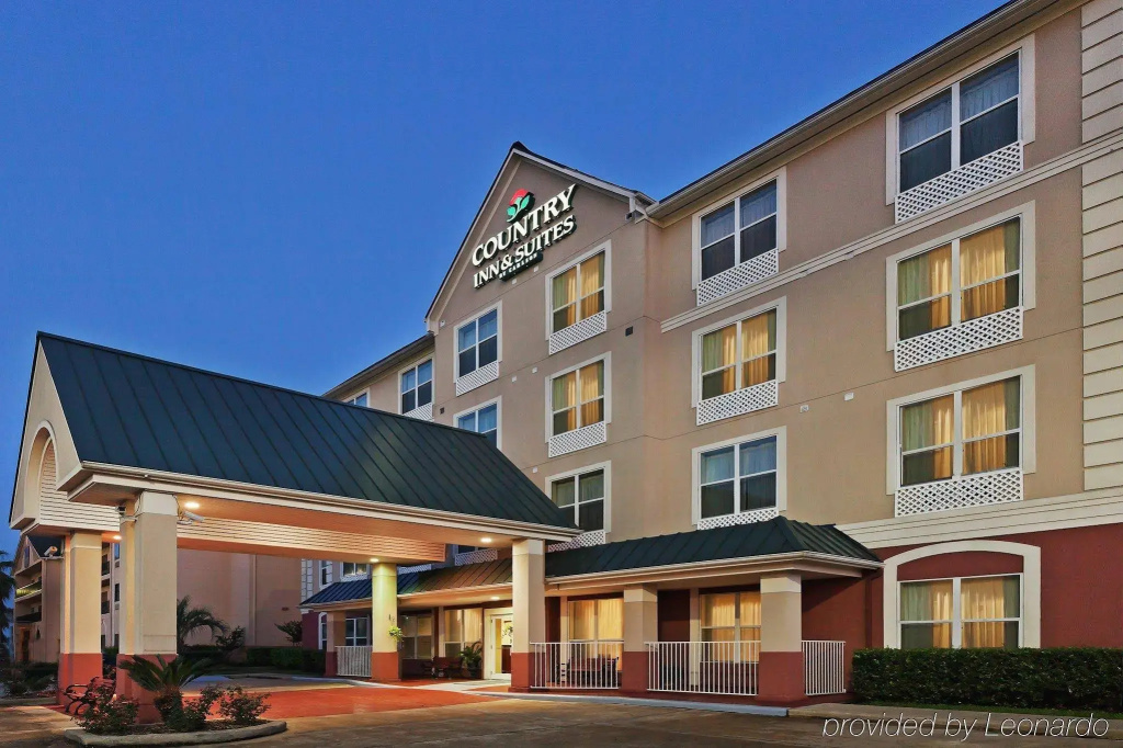 Sonesta Essential IAH Airport JFK Boulevard