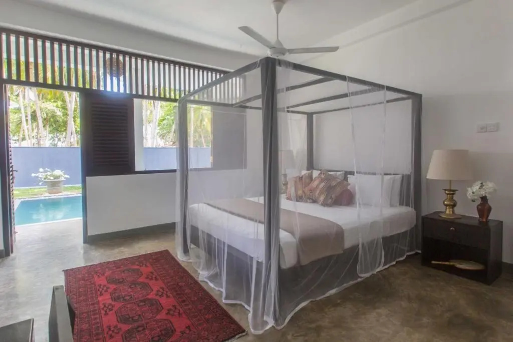 Deluxe room with pool view