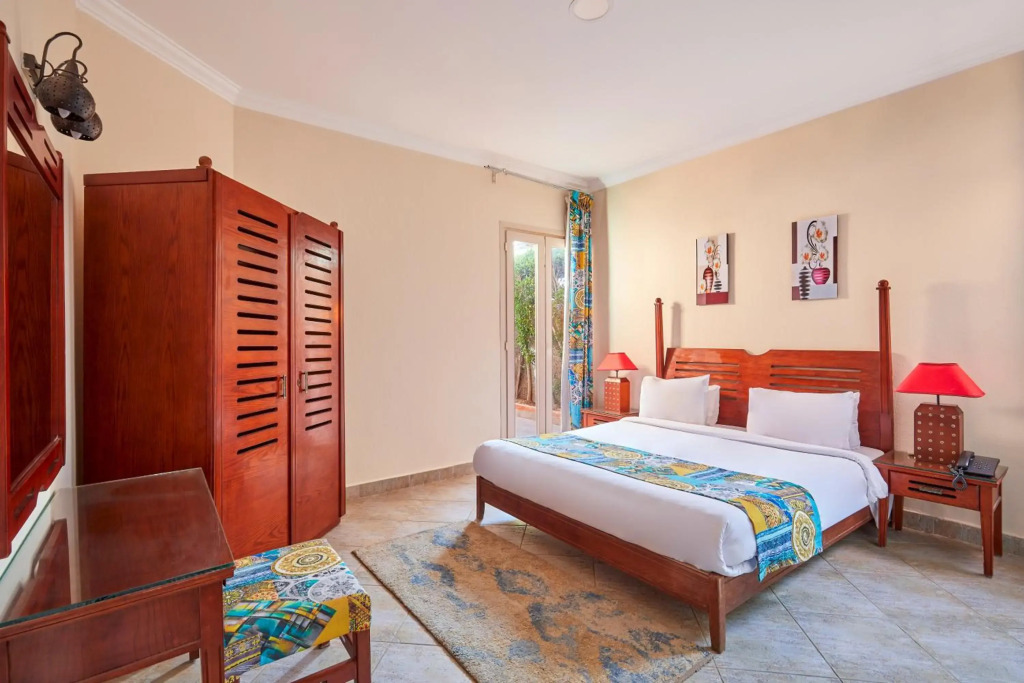 Golden Ocean Marina Hotel - фото 2