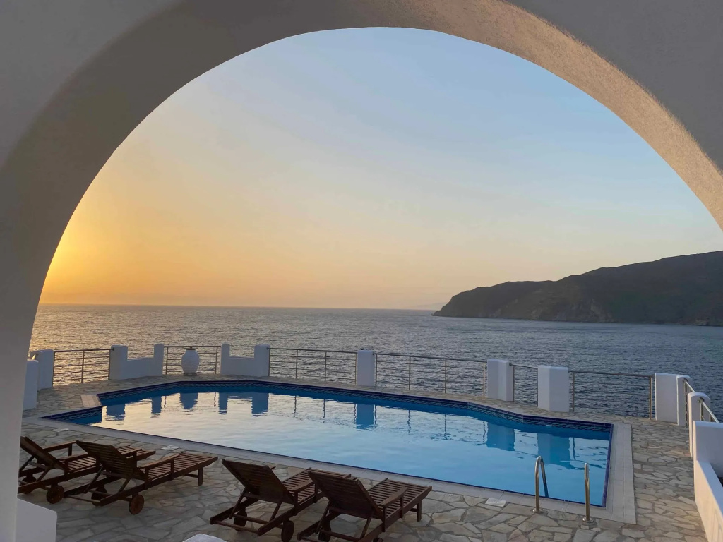 SeaRock Rooms & Suites Amorgos