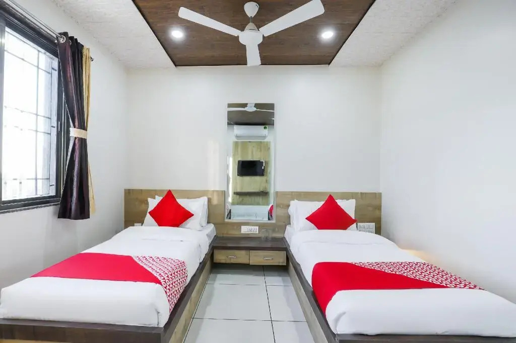 Hotel Bhagvati by OYO Rooms — фото