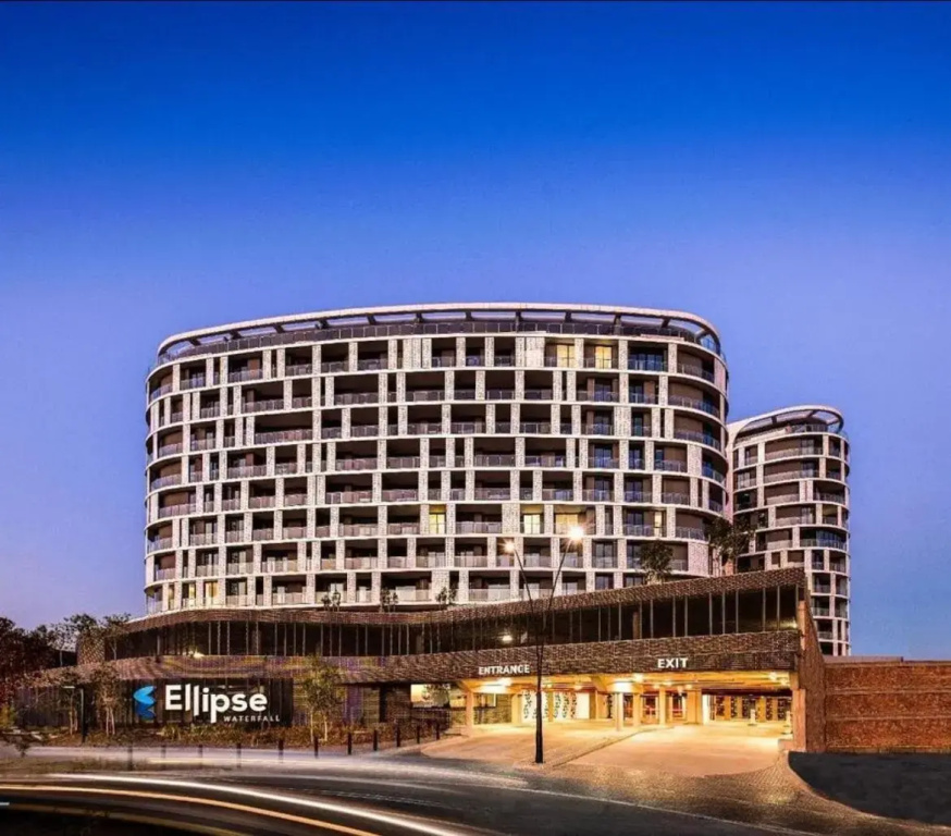 Upmarket unit at Ellipse waterfall country estate