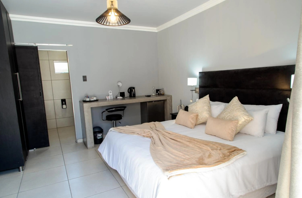 Leach Lodge — 5