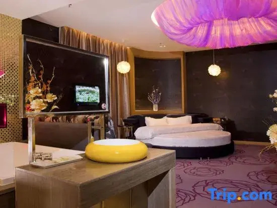 Номер Deluxe в Yiyue Express Hotel