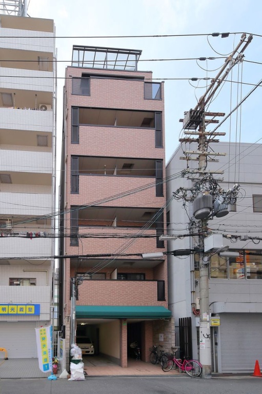 Grandouce Shinsaibashi-Higashi in Osaka