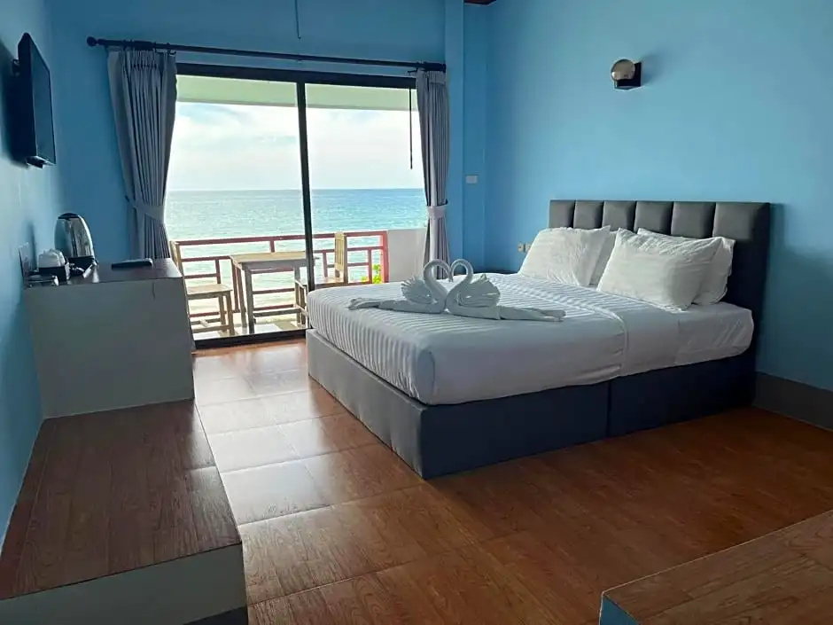Superior Double room beachfront (full double bed)