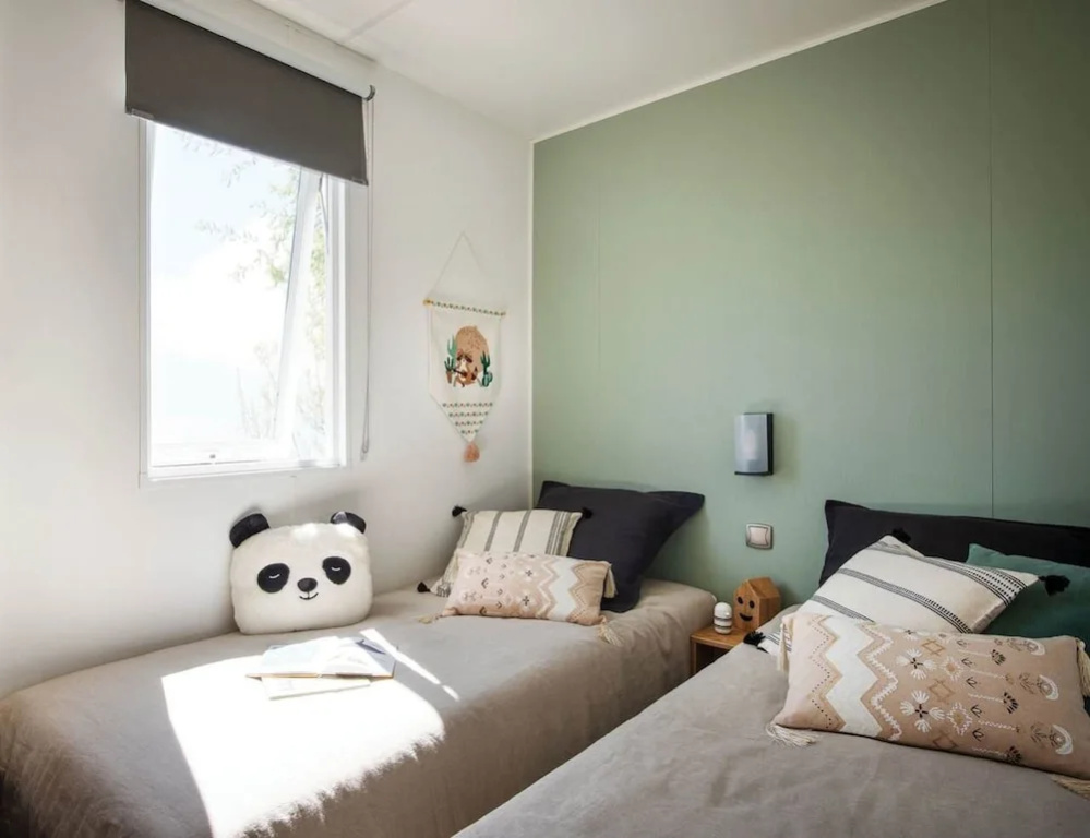 2 Bedrooms Comfort room