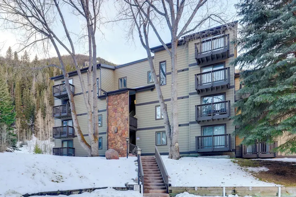 5 Mi to Vail Ski Resort! Cozy Condo w/ Mtn Views
