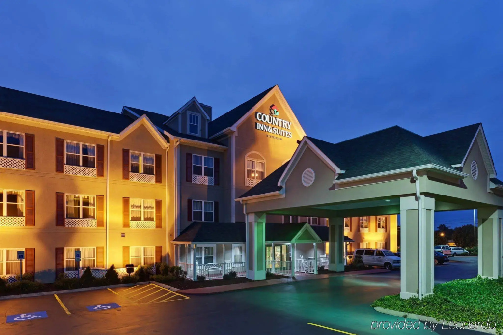 Country Inn & Suites by Radisson, Nashville Airport East, TN