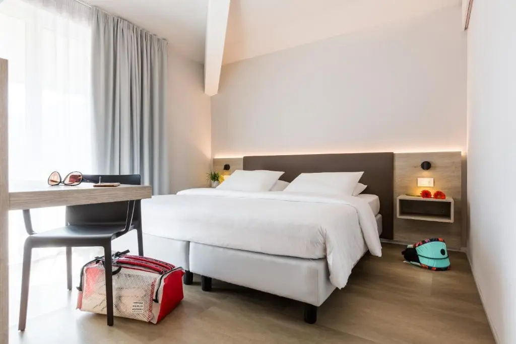 Mojo Double room (full double bed)