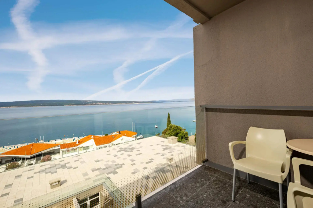 Standard Double room with balcony and with sea view (full double bed)