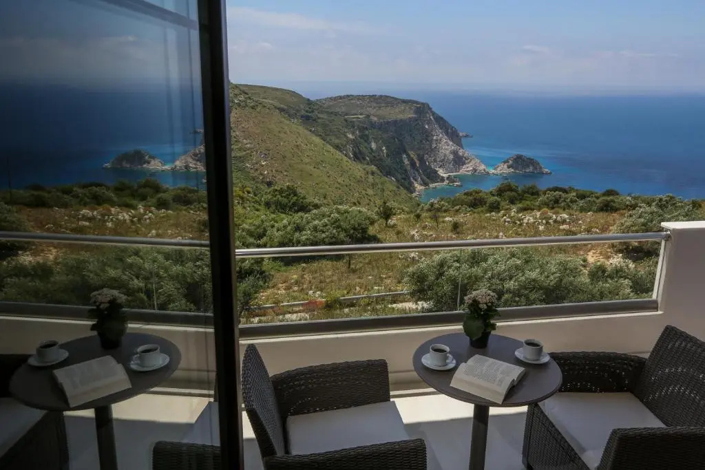 Deluxe Double room with sea view (full double bed)