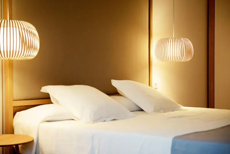 Standard Double room with balcony and with partial sea view (full double bed)