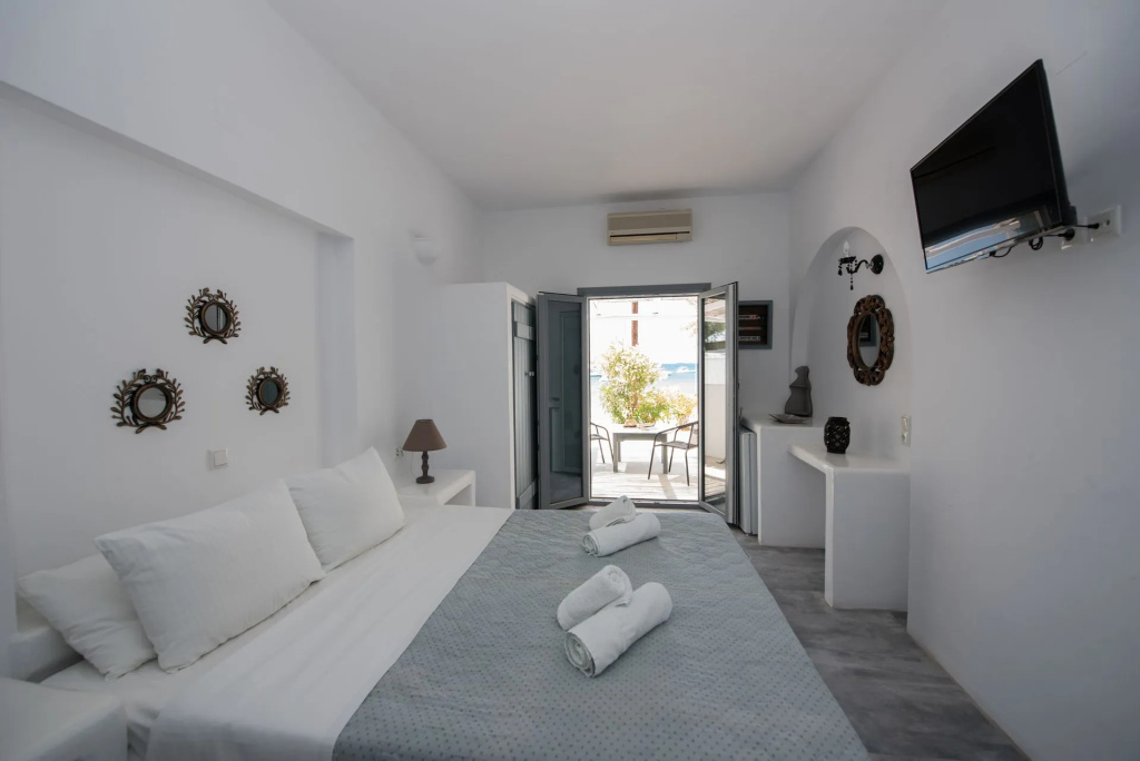Superior Double room with sea view (full double bed)