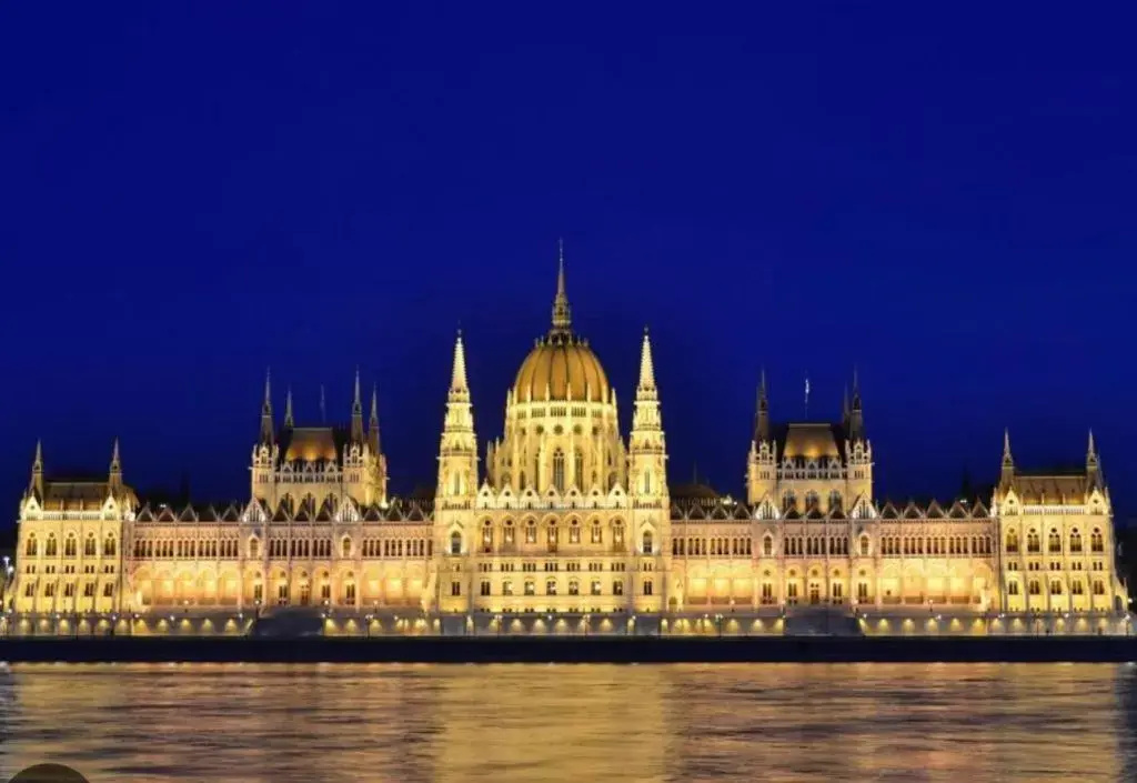 Stylish spot by the River Danube