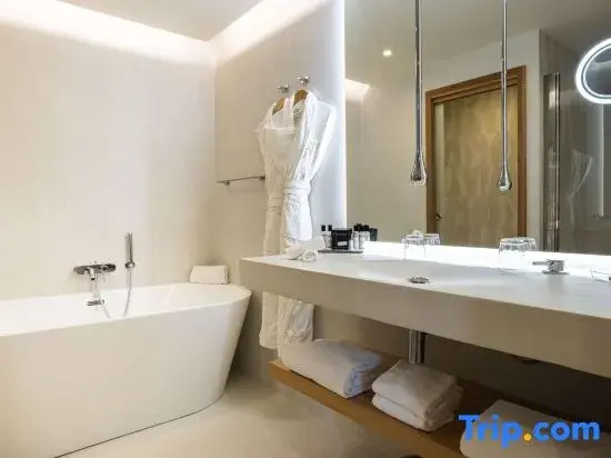 Superior Quadruple Suite