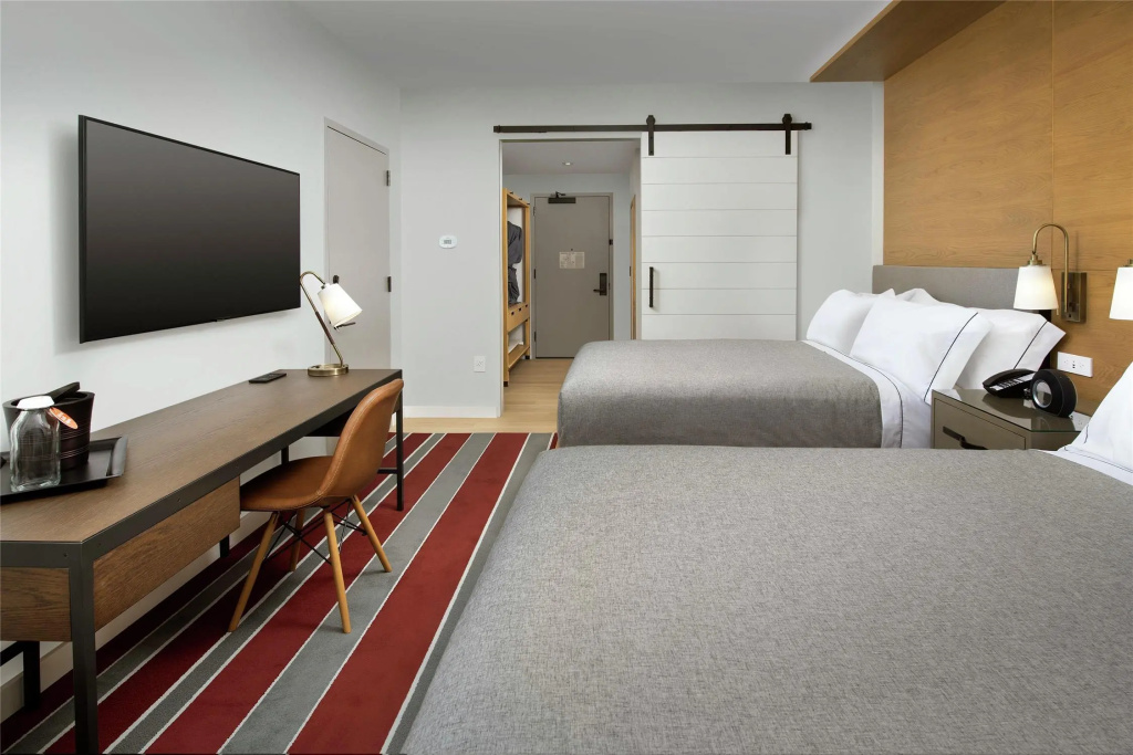 Premium Quadruple room