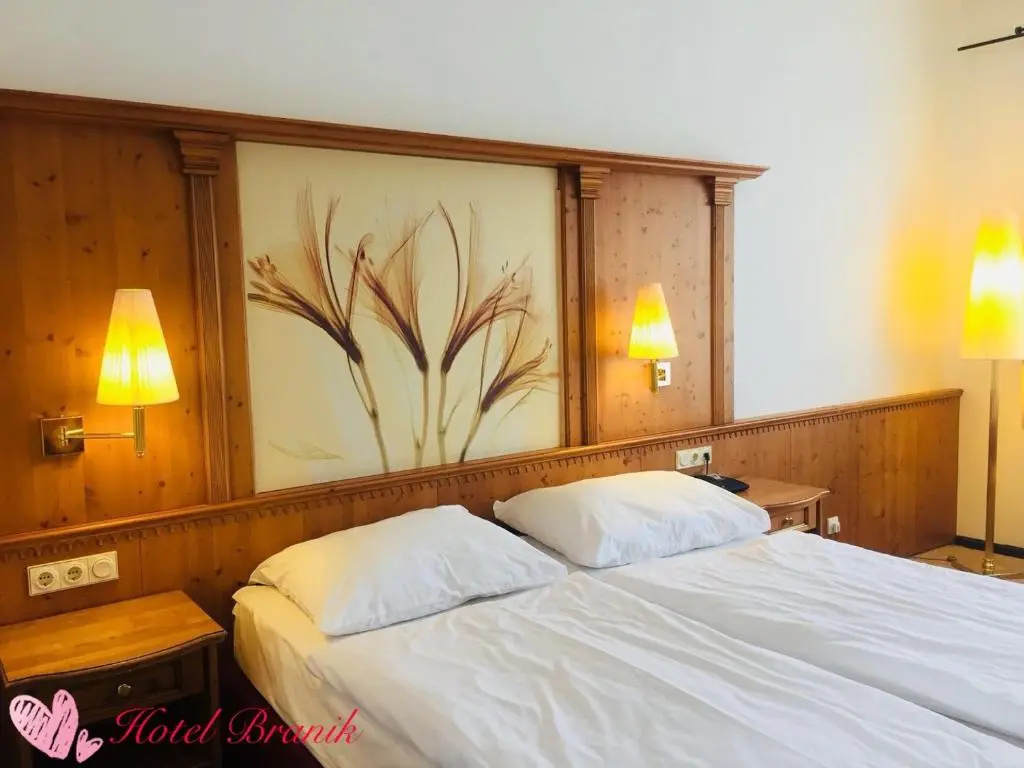 Double room (full double bed)